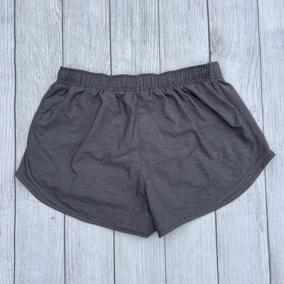 Nike Dri-Fit Grey Athletic Shorts - Picture 4 of 4